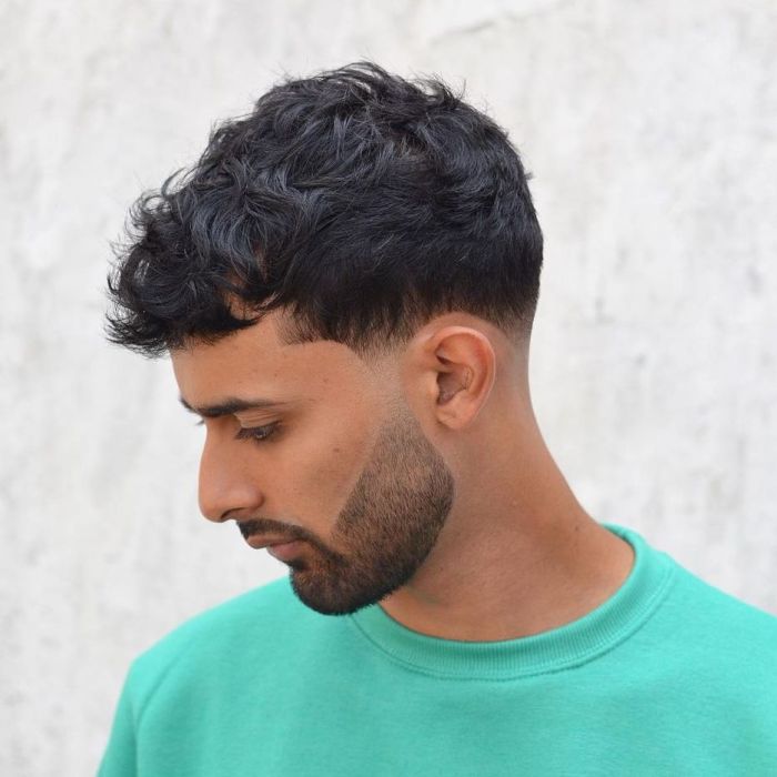 Wavy messy curly tousled rambut ikal lazy male disheveled textured pria haircutinspiration funtouzy slightly fade stylishly handsome menshairstyle try sides